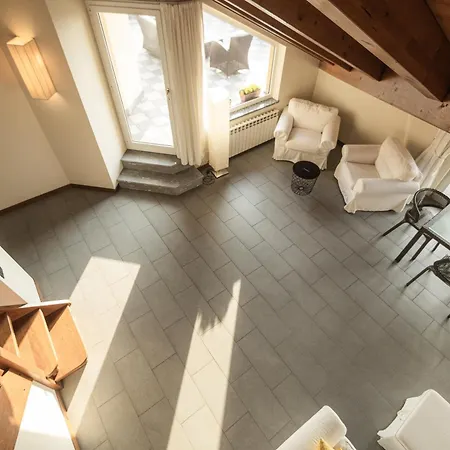 Attico Borromea بيت للعطل