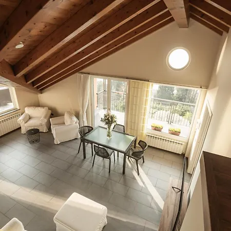 بيت للعطل Attico Borromea